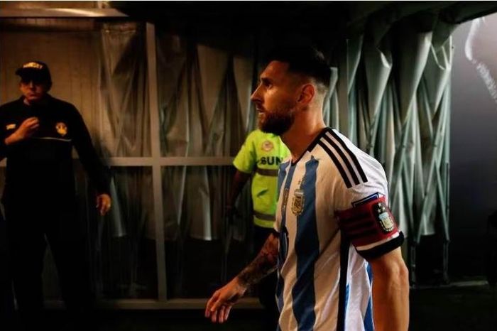 Chùm ảnh cảnh náo loạn 'đại chiến Nam Mỹ' giữa tuyển Brazil và Argentina
