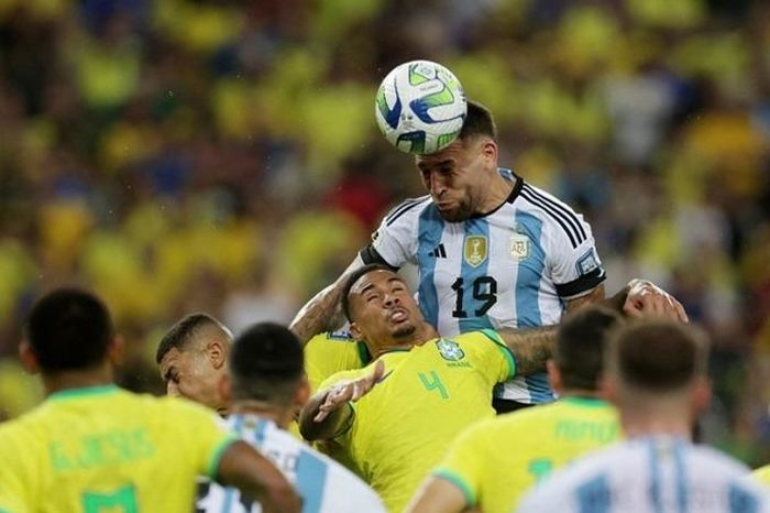Brasil 0-1 Argentina: Hỗn chiến tại Maracana