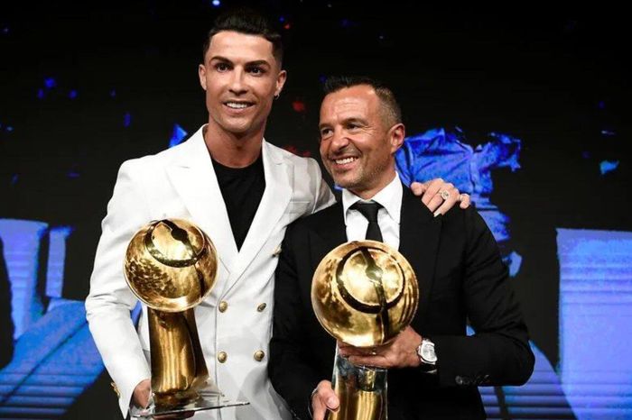Ronaldo bỏ xa Messi trong cuộc đua 'Quả bóng vàng Dubai'