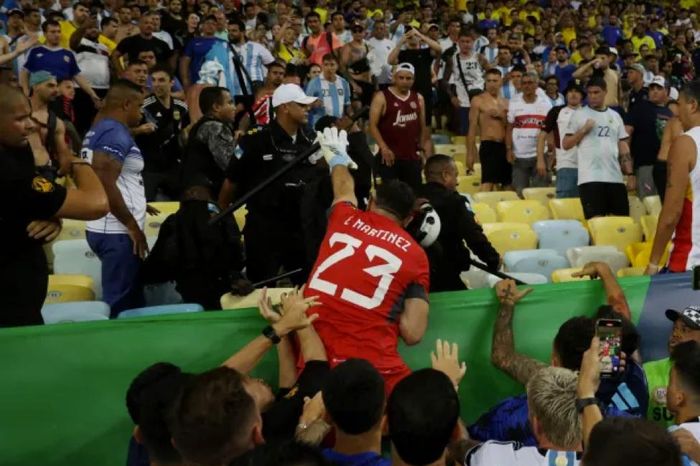 Hình ảnh gây sốc trong cuộc bạo loạn kinh hoàng trận Brazil - Argentina
