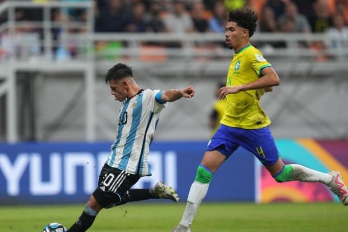 Video bóng đá U17 Brazil - U17 Argentina: Thế trận lấn lướt, truyền nhân Messi rực sáng (U17 World Cup)
