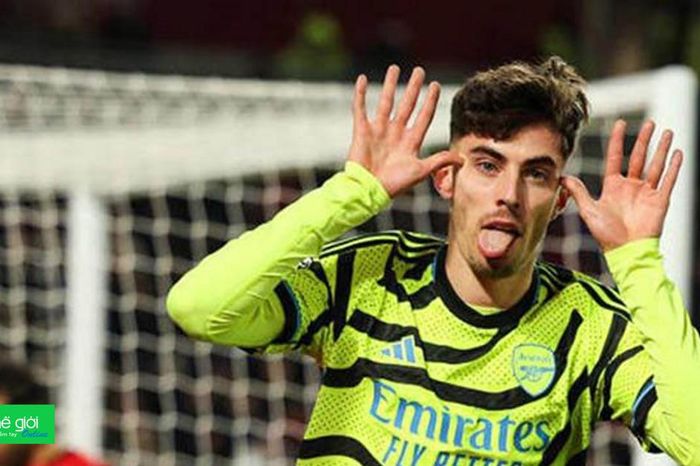 Thắng muộn, Arsenal tái chiếm ngôi đầu giải Ngoại hạng Anh