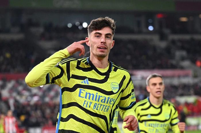Premier League: Arsenal chiếm ngôi đầu của Man City, Chelsea thảm bại