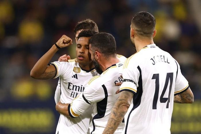 Rodrygo tỏa sáng rực rỡ, Real Madrid vươn lên dẫn đầu bảng xếp hạng La Liga