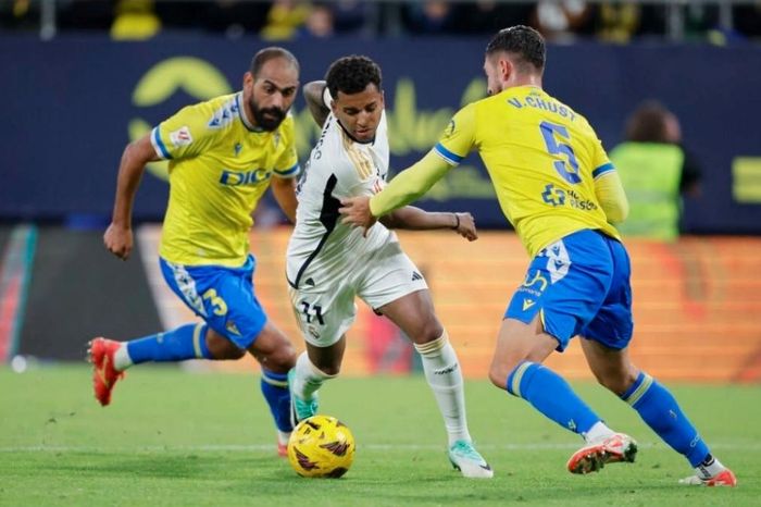 Bellingham và Rodrygo tỏa sáng, Real Madrid trở lại ngôi đầu La Liga