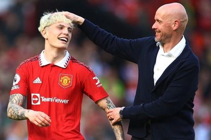 Ten Hag bình luận về siêu phẩm của MU: Đừng so sánh Garnacho với Ronaldo!