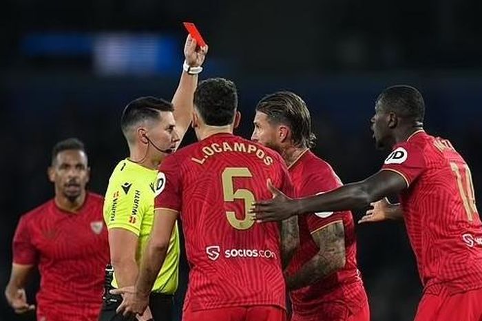 Sergio Ramos đạp thẳng chân đối thủ, bị đuổi khỏi sân lần thứ 29