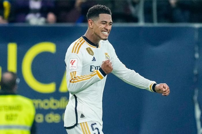 Jude Bellingham lại làm lu mờ Ronaldo ở Real Madrid