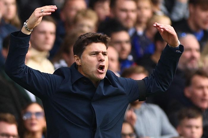 Pochettino tức giận đòi phạt, cầu thủ Chelsea vẫn tung tăng đi chơi