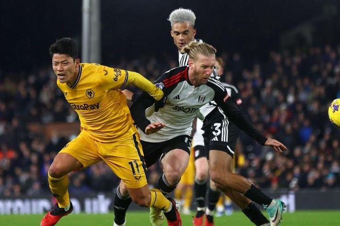 Video bóng đá Fulham - Wolves: 5 bàn và 3 quả penalty, vỡ òa phút 90+4 (Ngoại hạng Anh)
