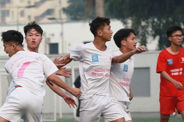 Vượt qua trường Phúc Lợi, THPT Ngô Quyền viết tiếp chuyện cổ tích