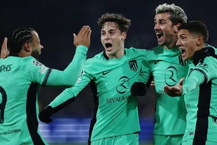 Atletico, Barcelona, Dortmund và Lazio vào vòng 1/8 Champions League
