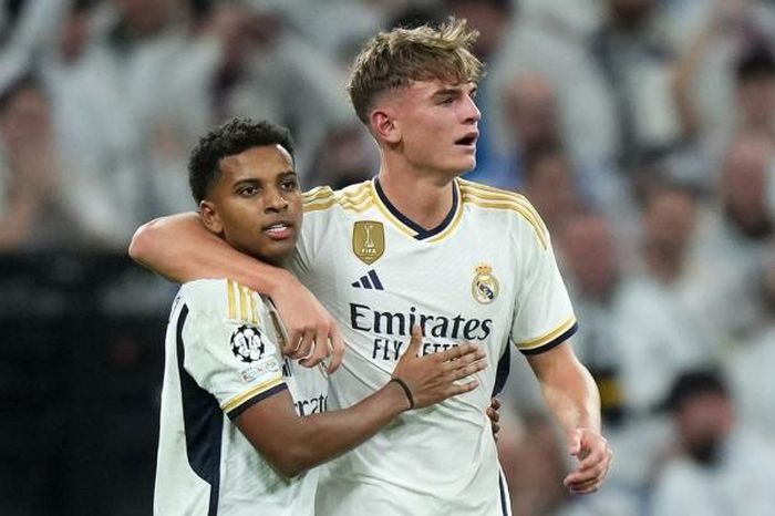 Real Madrid giành ngôi nhất bảng, đẩy Napoli vào 'cửa tử' ở Champions League