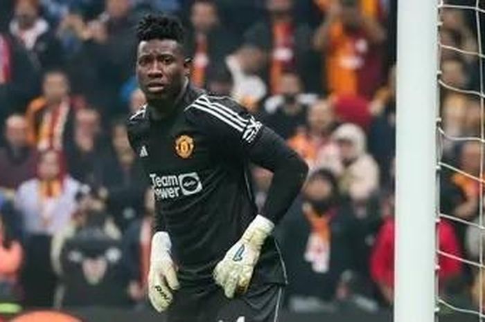 Erik ten Hag được yêu cầu loại Andre Onana ở trận MU đấu Newcastle