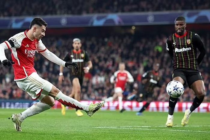 Arsenal 6-0 Lens: Pháo thủ vào vòng 1/8 với ngôi đầu bảng