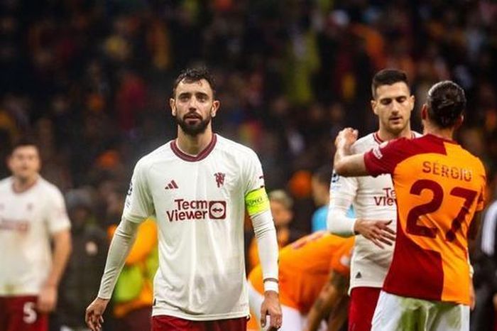 Onana hóa tội đồ, Man Utd hòa cay đắng Galatasaray