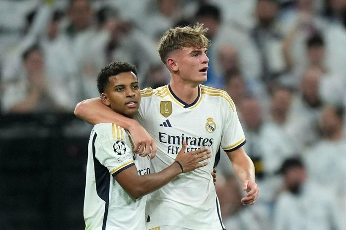 Real Madrid thắng đậm Napoli, giữ chắc ngôi đầu bảng