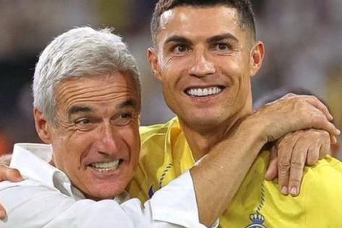 HLV Al Nassr: Ronaldo là cầu thủ vĩ đại nhất thế gới