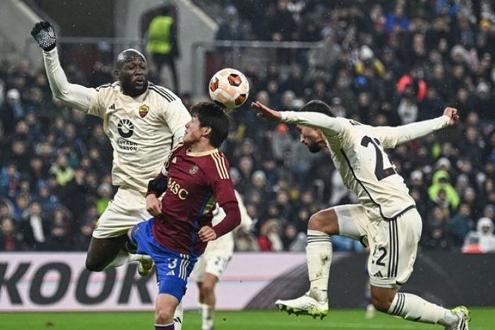 Lukaku ghi bàn cán mốc khủng, Roma của Mourinho nguy cơ đá play-off Europa League