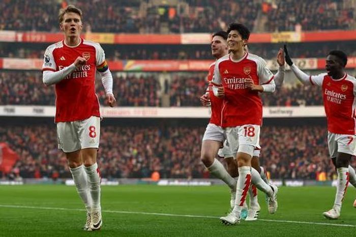 Arsenal xây chắc ngôi đầu Ngoại hạng Anh