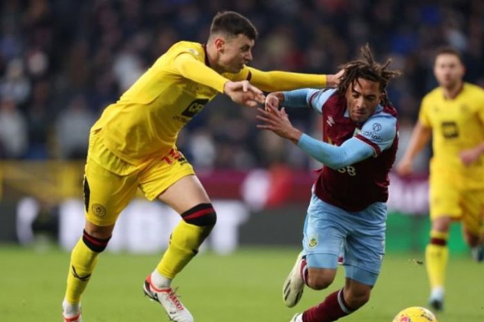 Video bóng đá Burnley - Sheffield United: Thẻ đỏ tai hại, choáng váng 5 bàn (Ngoại hạng Anh)