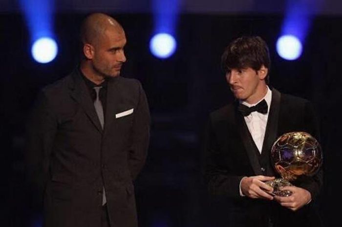 Tin mới nhất bóng đá sáng 3/12: Sneijder nghĩ Messi không xứng đáng với QBV 2010
