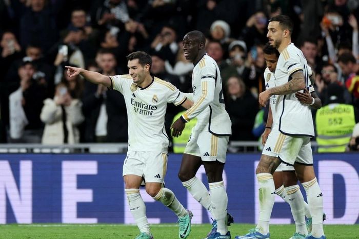 Real Madrid trở lại ngôi đầu La Liga sau chiến thắng dễ dàng