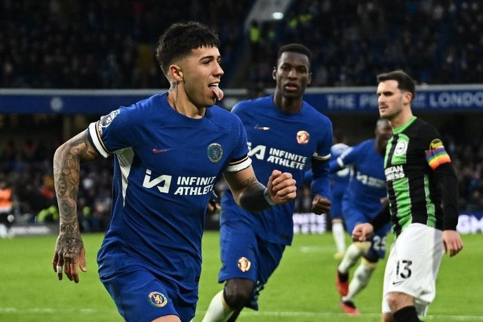VAR tạo kịch tính, Chelsea thắng nghẹt thở Brighton trong thế thiếu người