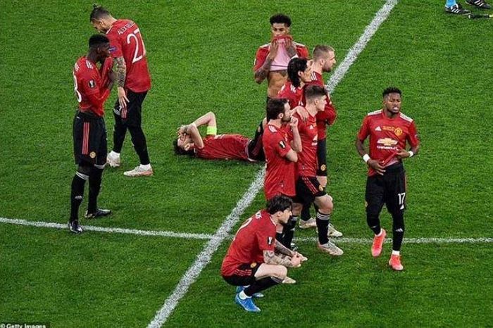 Ten Hag đang 'liệu cơm gắp mắm' trong từng trận đấu của MU