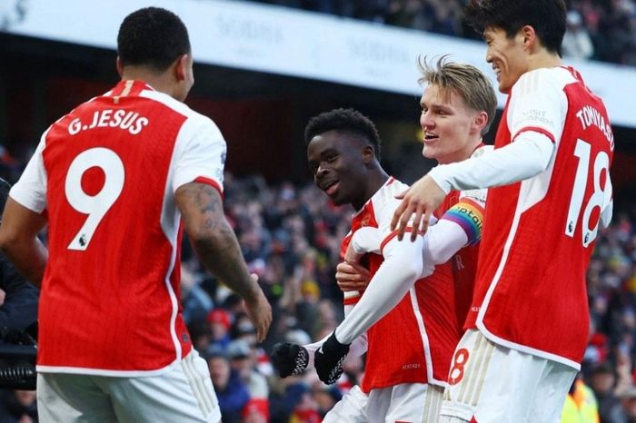 Vòng 14 Ngoại hạng Anh: Arsenal xây chắc ngôi đầu