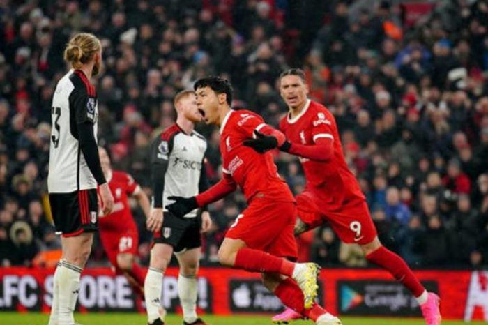 Bảng xếp hạng Ngoại hạng Anh: Liverpool vượt Man City, Aston Villa ảnh hưởng cuộc đua vô địch