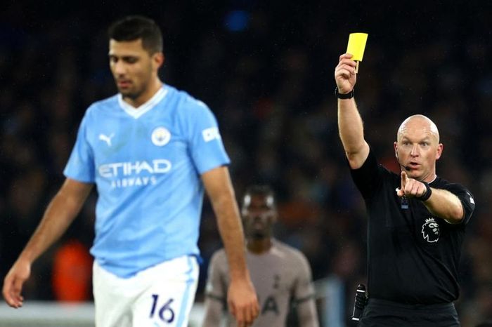Man City nhận thêm tin dữ sau trận hòa 3-3 trước Tottenham