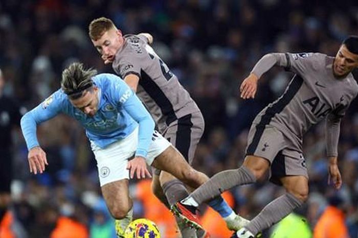Man City hụt hơi trong cuộc đua vô địch