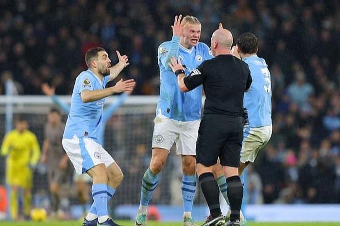 Man City đối mặt với án phạt nặng
