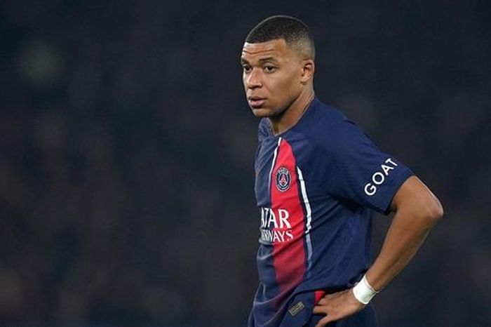 Real Madrid sáng cửa chiêu mộ Mbappe