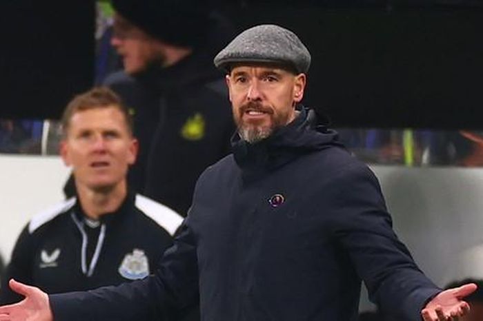 Ten Hag xuống nước với ngôi sao MU vì lo sợ bị lật ghế