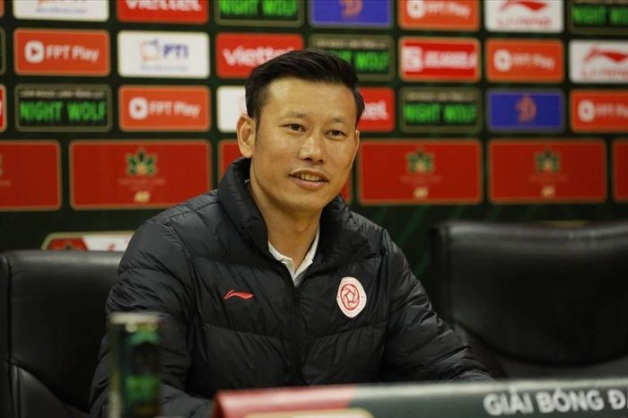 HLV Viettel phủ nhận tin Hoàng Đức sắp sang La Liga chơi bóng; Messi cố tình làm bẽ mặt Lewandowski