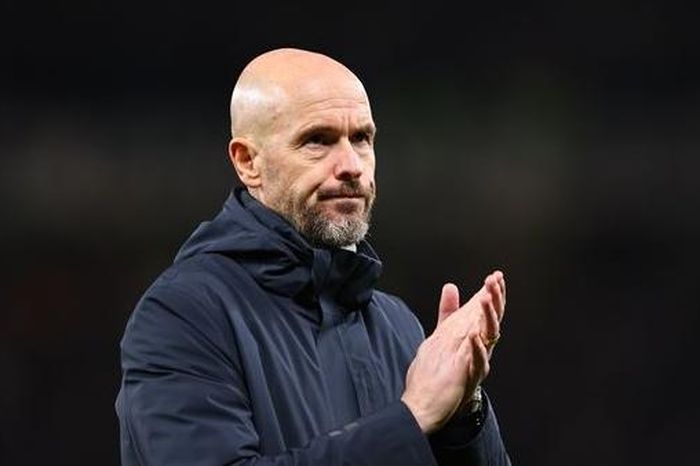 HLV Ten Hag chia sẻ về tình hình phòng thay đồ của Man Utd