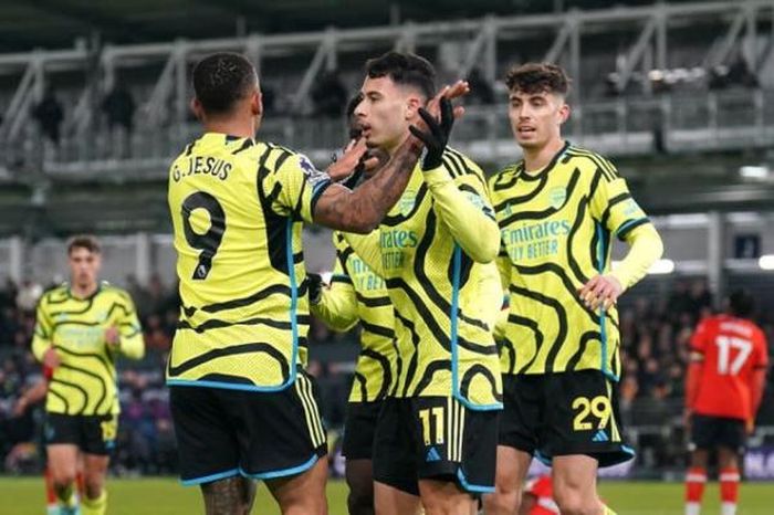 Chiến thắng Luton, Arsenal phá 'dớp' 40 năm
