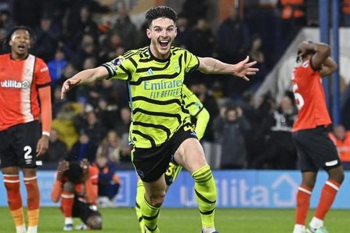 Arsenal chật vật thắng đội yếu nhất giải đấu
