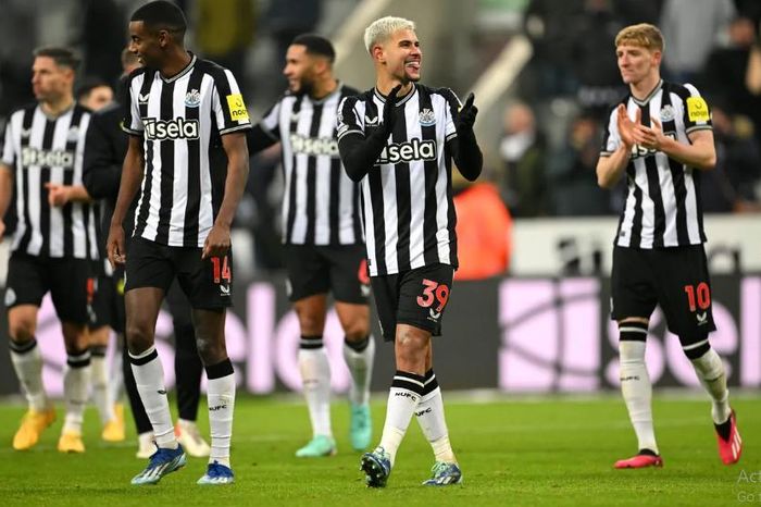 Everton – Newcastle: 'Chích chòe' tiếp tục thăng hoa