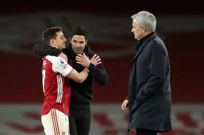 Nhận xét của Mourinho về Arteta và Arsenal nói lên điều gì?