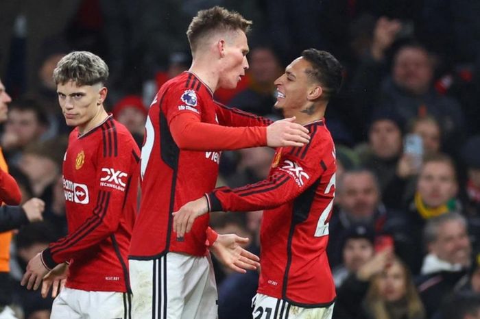 McTominay tỏa sáng, MU đánh bại Chelsea