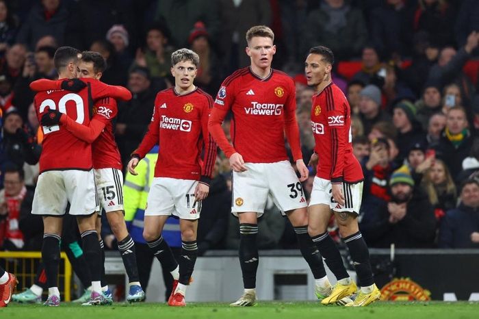 Kết quả Ngoại hạng Anh 7/12: MU thắng thuyết phục Chelsea, Man City thua sốc
