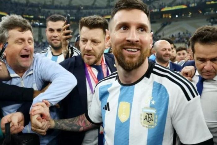 Phản ứng của HLV Scaloni về tin đồn mâu thuẫn với Messi