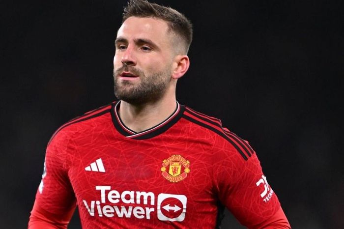 Thích bài đăng chê Rashford, Luke Shaw phải lên tiếng giải thích