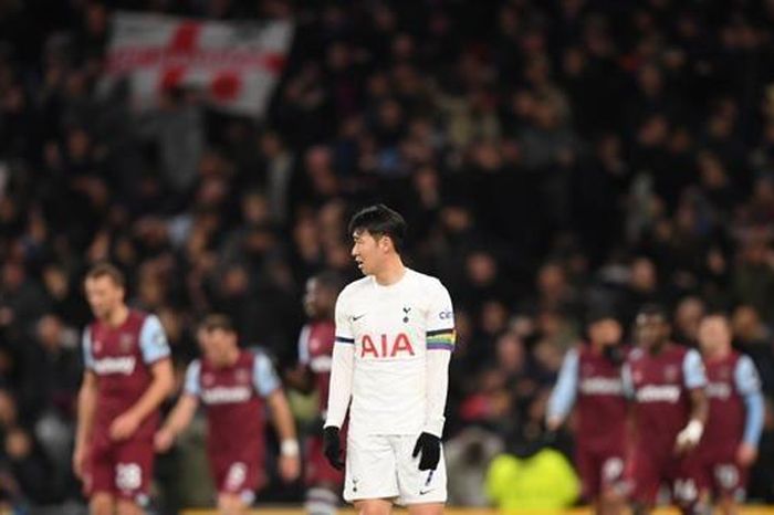 Tottenham lập kỷ lục tồi tệ Ngoại hạng Anh, Son Heung Min cạn lời