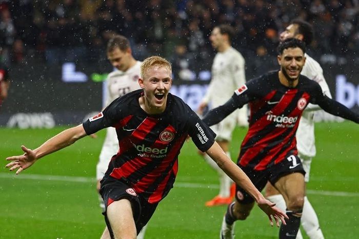 Bayern Munich thua thảm 1-5 trước trận gặp MU