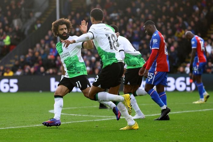Kết quả Ngoại hạng Anh 9/12: Salah 'giải cứu', Liverpool tạm dẫn đầu