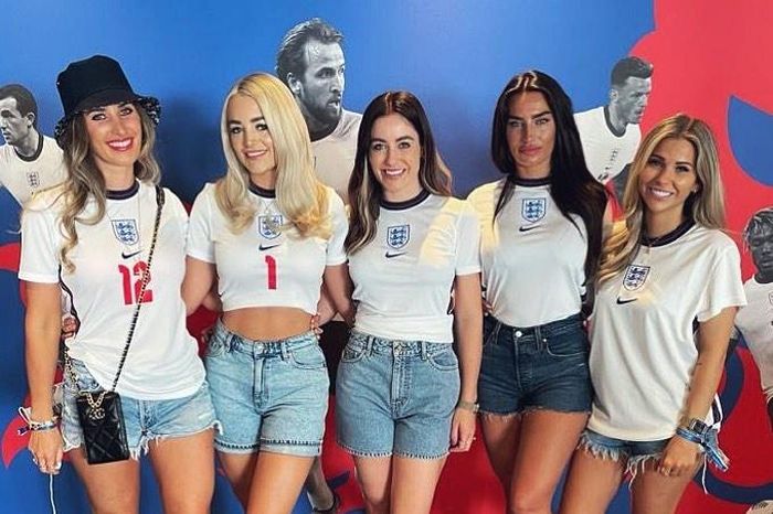 WAGs tuyển Anh thuê phòng xa xỉ cho EURO 2024